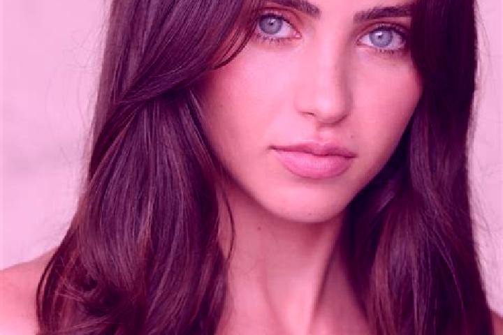 Ruby, 35, a red brown-eyed middle eastern companion based in Pas Pul. Offering Overnight, GFE. Available for incall and outcall, day and evening dates.