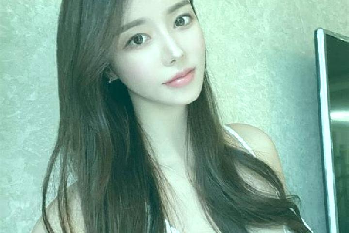 Ruby, 35 — Escort in Qiecha, China