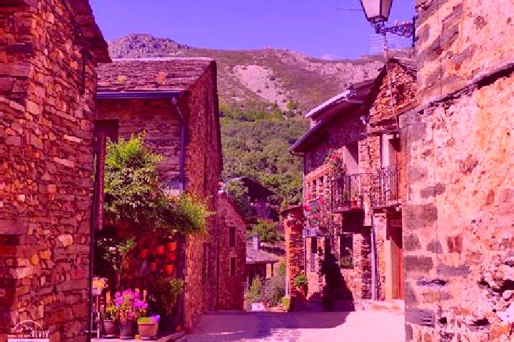 Ruby, 35 — Escort in Valverde de los Arroyos, Spain