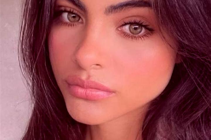 Ruby, 36, a auburn dark-eyed indian companion based in Chevy Chase Section Three. Offering OWO, Prostate Massage, Tantra, A-Level. Available for incall and o...