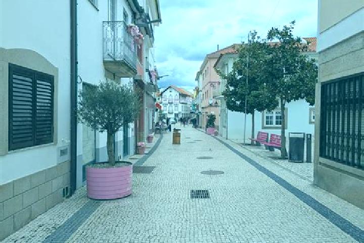 Ruby, 36, a brunette brown-eyed middle eastern companion based in Vila Nova de Foz Coa. Offering Party Girl, GFE, Roleplay, Erotic Massage, Massage. Availabl...