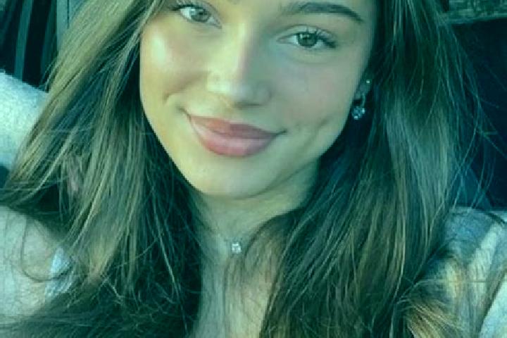 Ruby, 36, a brunette hazel-eyed slavic companion based in Monte do Carmo. Offering Party Girl, Massage, Travel Companion, Prostate Massage. Available for inc...