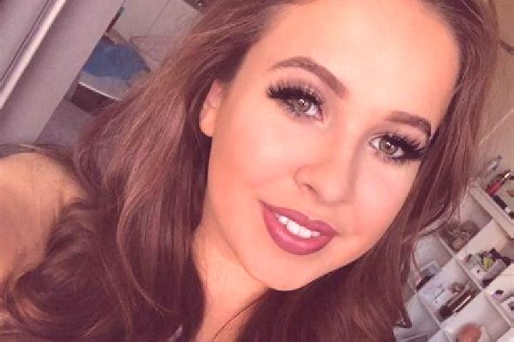 Ruby, 36, a dark blonde amber-eyed european companion based in Corobai. Offering GFE, Dinner Date, Erotic Massage. Available for incall and outcall, overnigh...