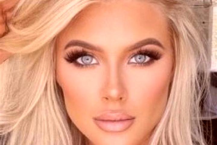 Ruby, 36, a platinum blonde grey-eyed ebony companion based in San Isidro Huilotepec. Offering GFE, Girlfriend Experience, Duos. Available for incall and out...