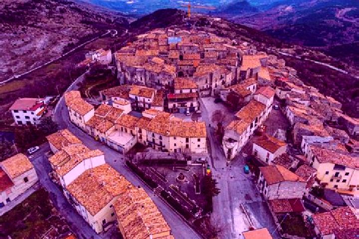 Ruby, 36 — Escort in Castelvecchio Calvisio, Italy