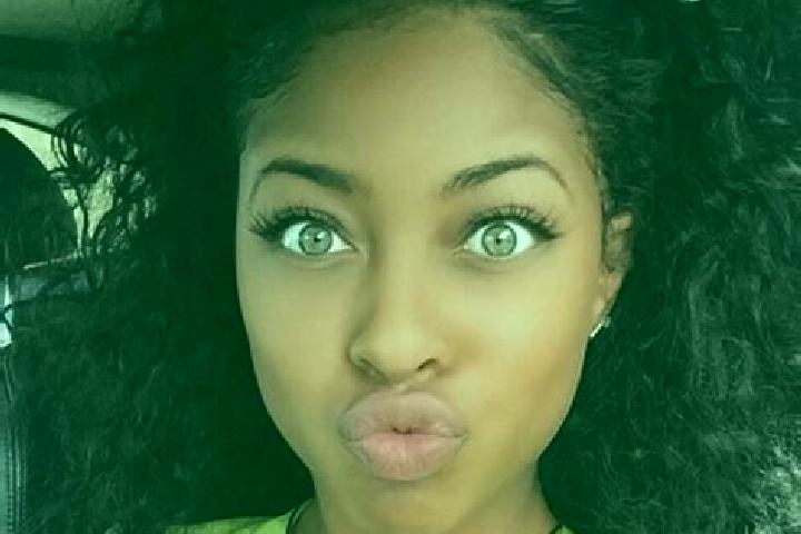 Ruby, 37, a black green-eyed ebony companion based in Arachchalur. Offering OWO, Deep French Kissing, Girlfriend Experience. Available for incall and outcall...