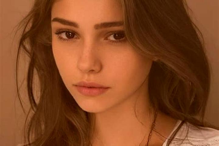 Ruby, 37, a brunette hazel-eyed slavic companion based in La Meziere. Offering Roleplay, Domination, 69, Tantra, Erotic Massage. Available for incall and out...