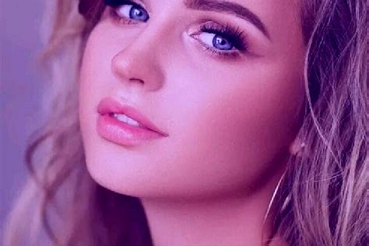 Ruby, 37, a dark blonde blue-eyed indian companion based in Mococa. Offering Erotic Massage, Travel Companion, Striptease, Roleplay. Available for incall and...
