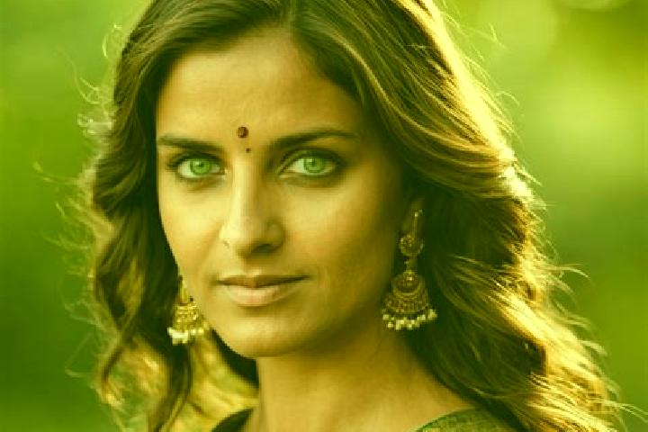 Ruby, 37, a red green-eyed indian companion based in Kleinzell. Offering Fetish, Duos, Dinner Date, Tantra, Girlfriend Experience. Available for incall and o...