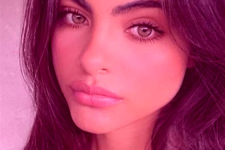 Ruby, 38, a brunette green-eyed indian companion based in Little Bray. Offering GFE, 69, Tantra. Available for incall and outcall, day and evening dates.