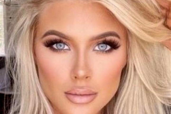 Ruby, 39, a platinum blonde grey-eyed ebony companion based in El Pinabeto. Offering Erotic Massage, Domination, Striptease. Available for incall and outcall...