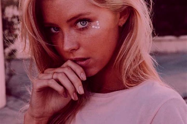 Sadie, 20, a blonde blue-eyed asian companion based in Aborlan. Offering CIM, Massage, Roleplay. Available for incall and outcall, day and evening dates.