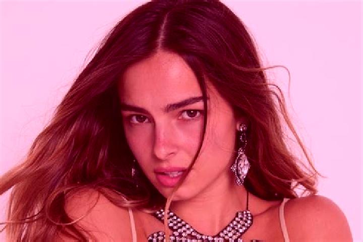 Sadie, 20, a brunette grey-eyed middle eastern companion based in Rae. Offering Striptease, Duos, OWO, Fetish. Available for incall and outcall, day and even...