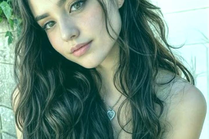 Sadie, 20, a brunette hazel-eyed european companion based in Cachrov. Offering Deep French Kissing, A-Level, Striptease. Available for incall and outcall, ov...
