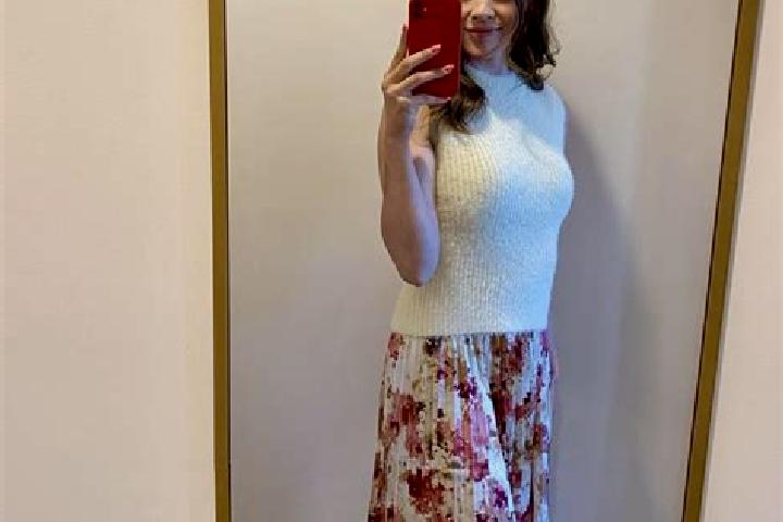Sadie, 20 — Escort in Belhomert-Guehouville, France