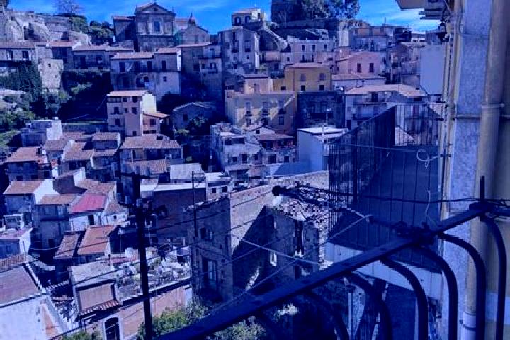 Sadie, 20 — Escort in Castiglione di Sicilia, Italy