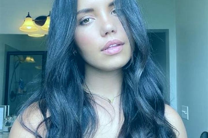 Sadie, 20 — Escort in Chenoa, United States