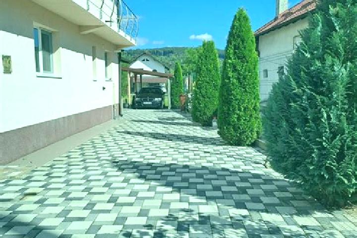 Sadie, 20 — Escort in Schitu-Golesti, Romania