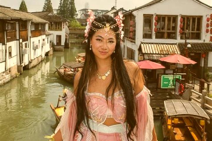 Sadie, 20 — Escort in Zhujiajiao, China