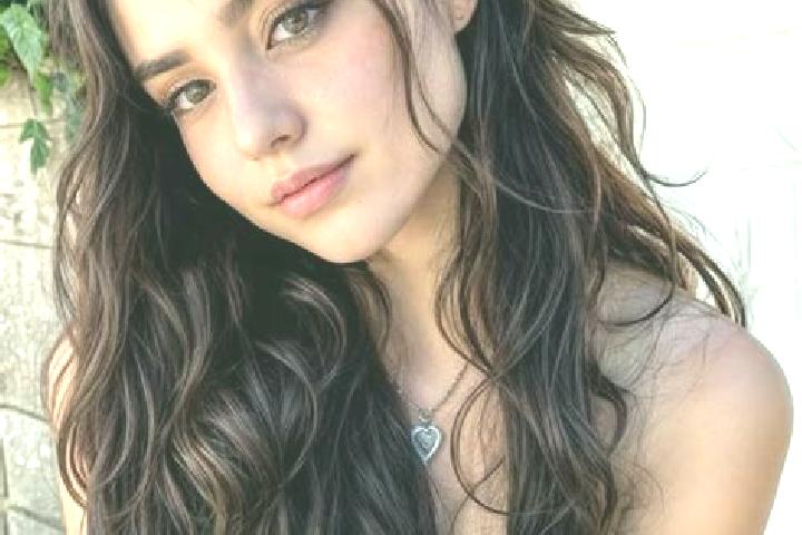 Sadie, 21, a auburn hazel-eyed latina companion based in Logonna-Daoulas. Offering Duos, Dinner Date, Roleplay, 69. Available for incall and outcall, overnig...