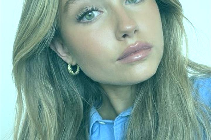 Sadie, 21, a dark blonde green-eyed mixed companion based in Ejido Hueytamalco. Offering Massage, Travel Companion, Girlfriend Experience, BDSM, Dinner Date....