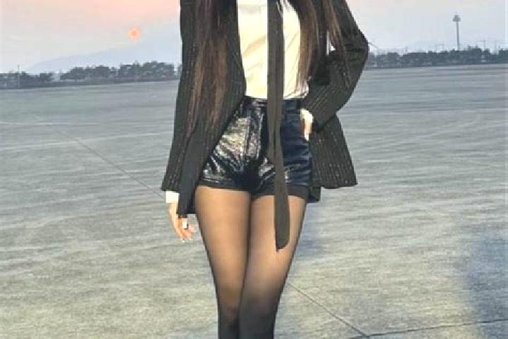 Sadie, 21 — Escort in Yijin, China
