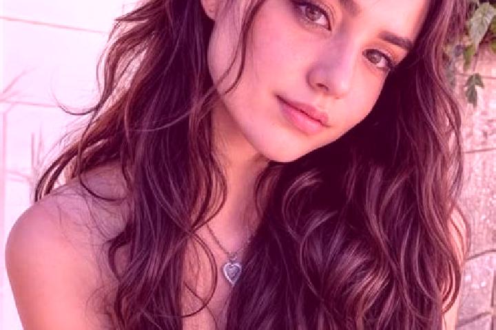 Sadie, 22, a auburn hazel-eyed middle eastern companion based in Gorzno. Offering Striptease, Roleplay, Overnight, GFE. Available for incall and outcall, day...