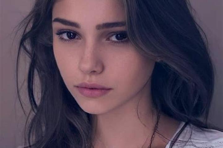 Sadie, 22, a chestnut grey-eyed slavic companion based in Sirok. Offering Couples, Striptease, Dinner Date. Available for incall and outcall, overnight booki...