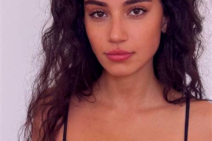 Sadie, 22 — Escort in Mezitli, Turkey