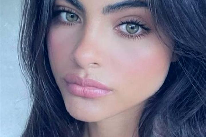 Sadie, 23, a brunette grey-eyed indian companion based in Madina. Offering Overnight, Massage, Couples, BDSM. Available for incall and outcall, day and eveni...