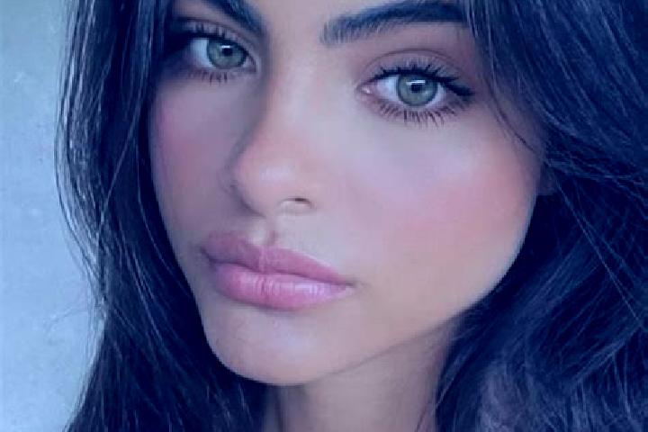 Sadie, 23, a dark blonde green-eyed indian companion based in Matallana de Torio. Offering Couples, OWO, A-Level. Available for incall and outcall, day and e...