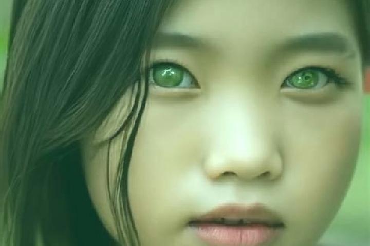 Sadie, 23, a red green-eyed asian companion based in Livonia. Offering 69, OWO, Travel Companion, Girlfriend Experience. Available for incall and outcall, ov...