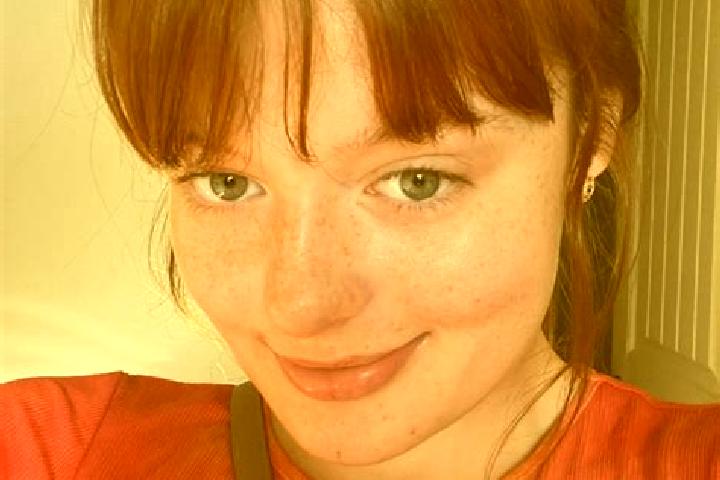 Sadie, 23, a red grey-eyed caucasian companion based in Riolandia. Offering Dinner Date, Roleplay, OWO, Tantra. Available for incall and outcall, overnight b...