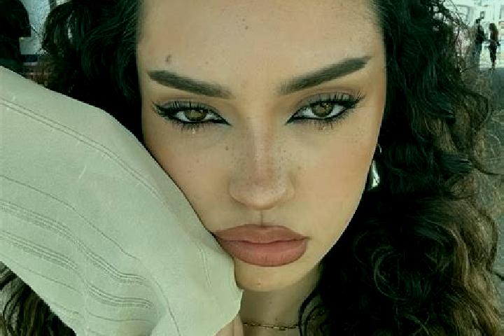 Sadie, 23 — Escort in Montirone, Italy