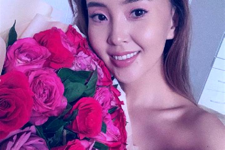 Sadie, 23 — Escort in Tsengel, Mongolia
