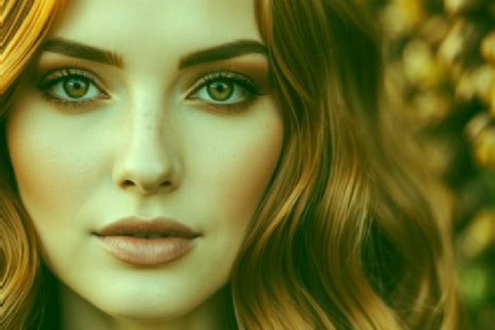 Sadie, 24, a auburn hazel-eyed caucasian companion based in Boh. Offering CIM, BDSM, Domination. Available for incall and outcall, day and evening dates.