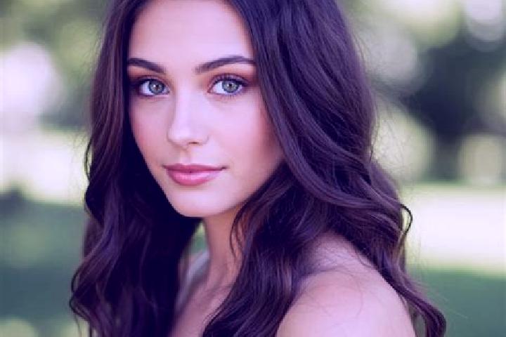 Sadie, 24, a brunette hazel-eyed caucasian companion based in Sakamoto. Offering Erotic Massage, Fetish, Girlfriend Experience. Available for incall and outc...