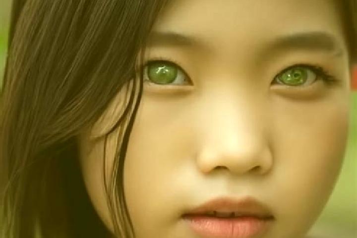 Sadie, 24, a dark blonde green-eyed asian companion based in Itzoteno. Offering 69, BDSM, Tantra. Available for incall and outcall, day and evening dates.