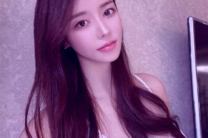 Sadie, 24 — Escort in Daijiachang, China