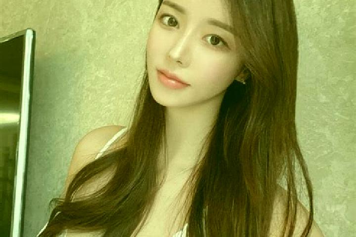 Sadie, 24 — Escort in Xinkaikou, China