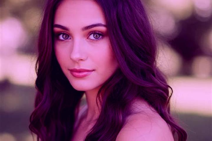 Sadie, 25, a chestnut hazel-eyed european companion based in Villabruna-Umin. Offering Massage, CIM, Party Girl. Available for incall and outcall, day and ev...