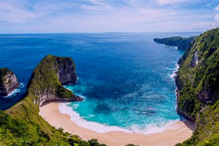 Sadie, 25 — Escort in Calan, Indonesia
