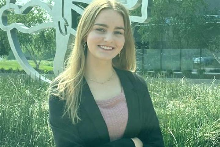 Sadie, 25 — Escort in Garretson, United States