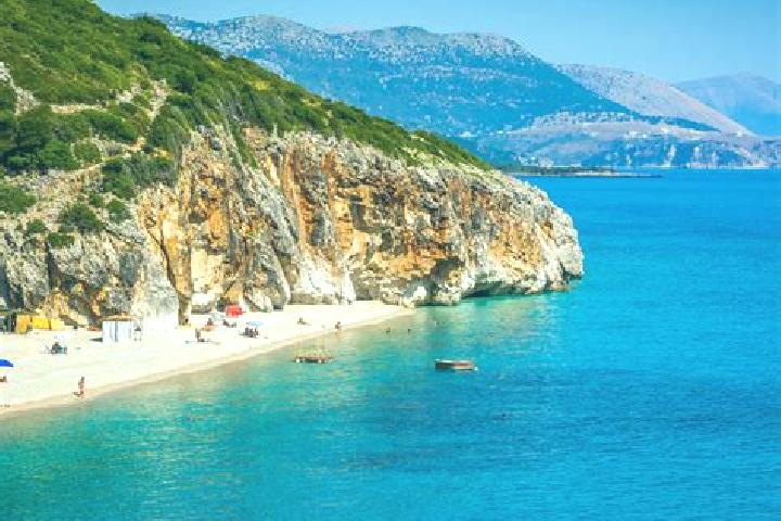 Sadie, 25 — Escort in Vreshtas, Albania