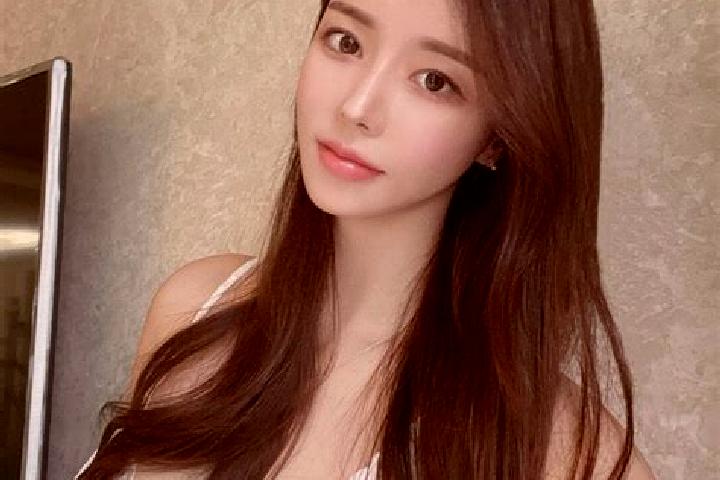 Sadie, 25 — Escort in Xianrenqiao, China