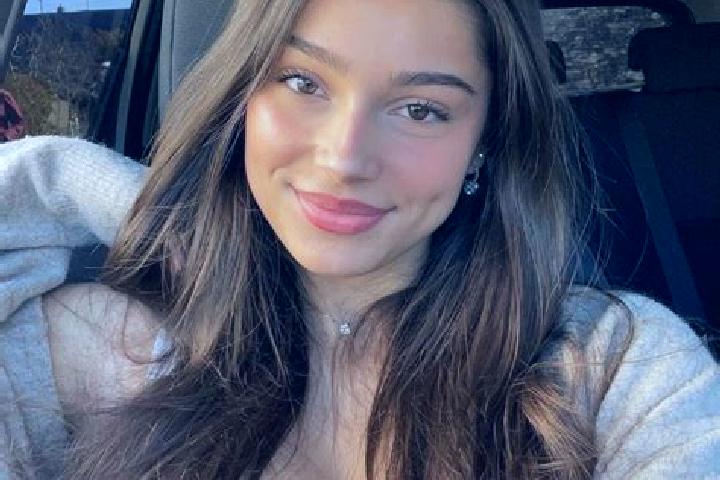 Sadie, 26, a brunette blue-eyed caribbean companion based in Jagran. Offering Striptease, Erotic Massage, Travel Companion, Fetish, BDSM. Available for incal...