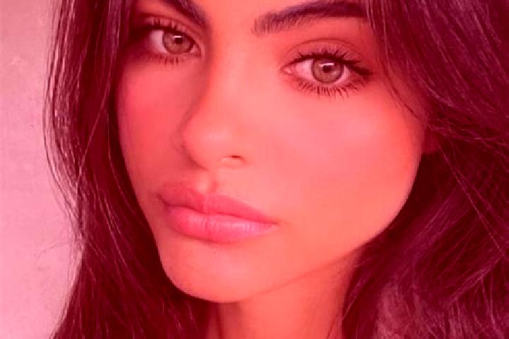 Sadie, 26, a brunette hazel-eyed latina companion based in Provideniya. Offering Fetish, GFE, Couples. Available for incall and outcall, overnight bookings a...