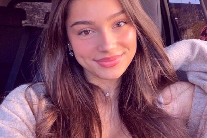 Sadie, 26, a brunette hazel-eyed mixed companion based in Ostreni i Math. Offering Striptease, CIM, Duos, Party Girl. Available for incall and outcall, overn...