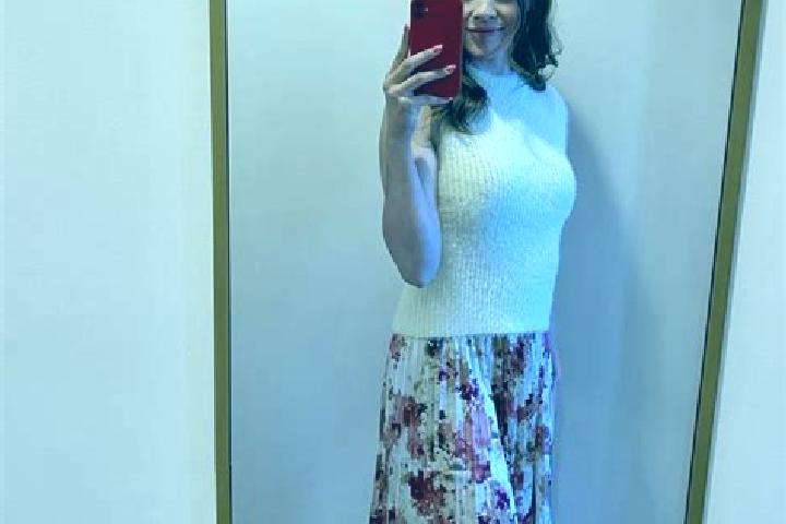Sadie, 26 — Escort in Ghinda, Romania