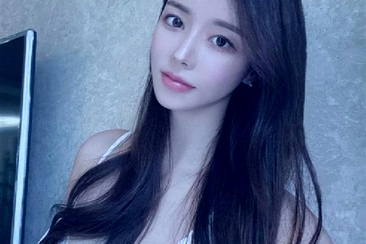 Sadie, 26 — Escort in Simapu, China